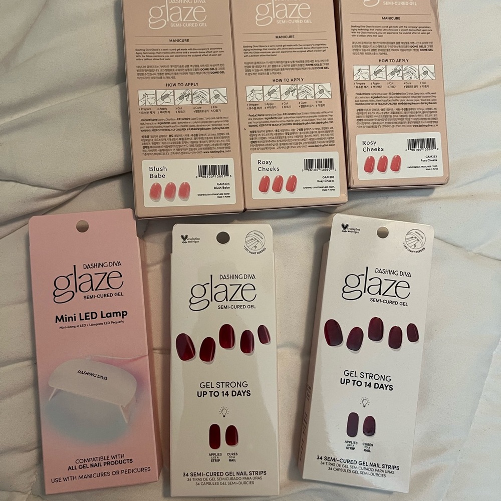 Dashing Diva Glaze Gel Nail Strips and LED Lamp Set